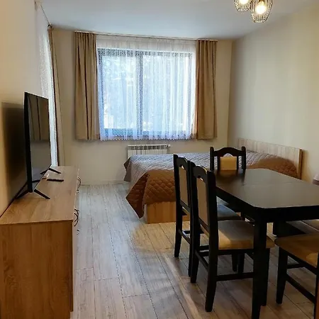 Apartment Gardens A27 *