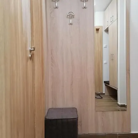 Gardens A27 ボロヴェッツ